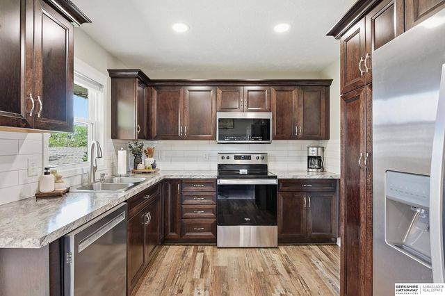 9332 Redman Circle, Omaha, NE 68134