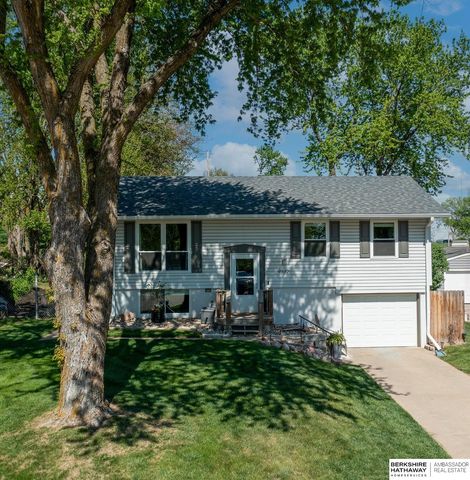 9332 Redman Circle, Omaha, NE 68134