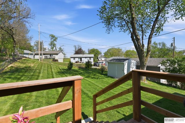9332 Redman Circle, Omaha, NE 68134