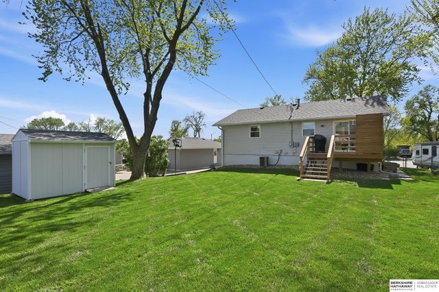 9332 Redman Circle, Omaha, NE 68134