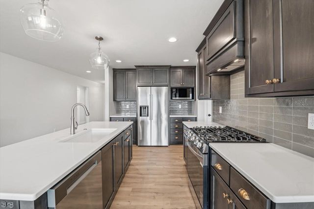 2806 STELOR DRIVE, Green Bay, WI 54311