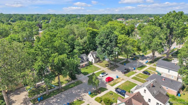 26005 Currier Street, Dearborn Heights, MI 48125