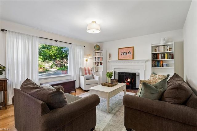 59 Huxley PL, Newport News, VA 23606