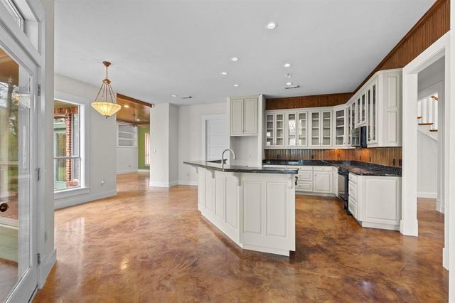 1801 Cub Trail, Orange, TX 77632