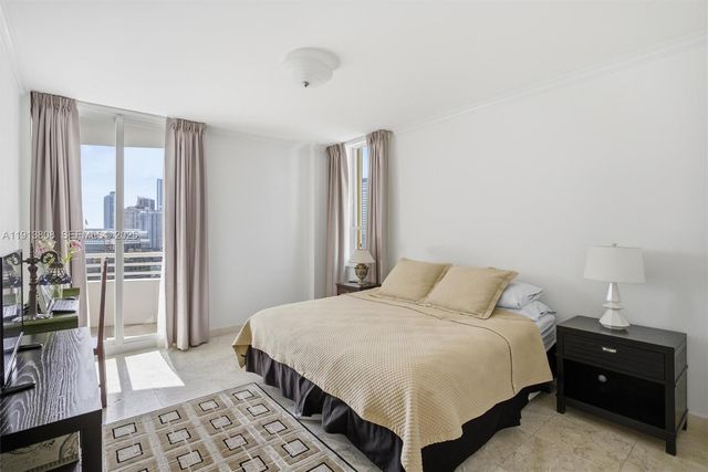 888 Brickell Key Dr 1903, Miami, FL 33131