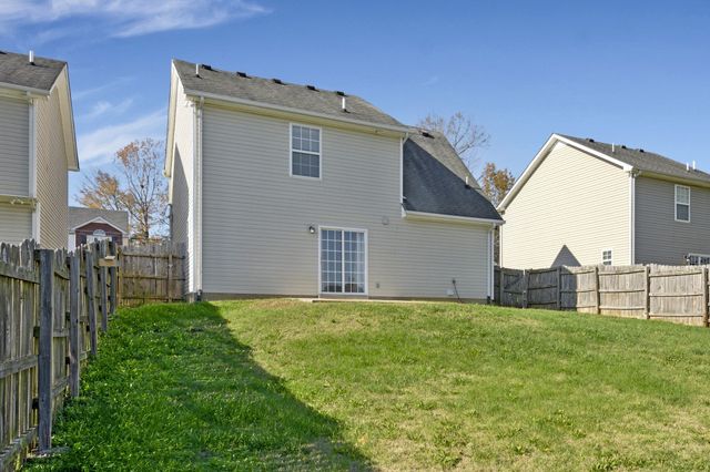 7464 Maggie Dr, Antioch, TN 37013