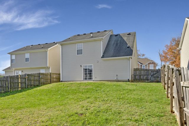 7464 Maggie Dr, Antioch, TN 37013