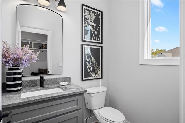 22015 W 80th Terrace, Shawnee, KS 66220