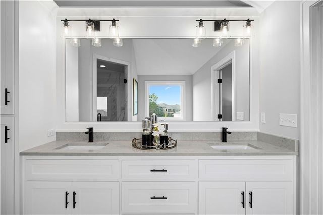 22015 W 80th Terrace, Shawnee, KS 66220