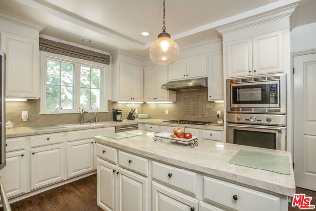 1332 Comstock Avenue, Los Angeles, CA 90024