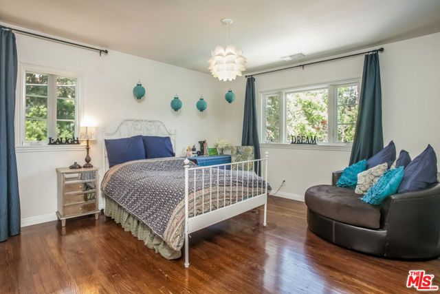 1332 Comstock Avenue, Los Angeles, CA 90024