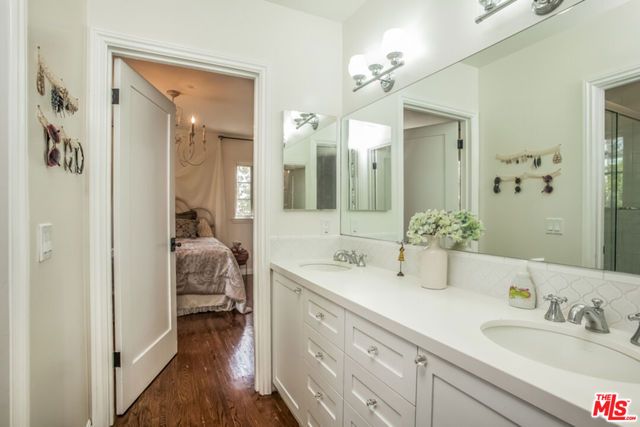 1332 Comstock Avenue, Los Angeles, CA 90024