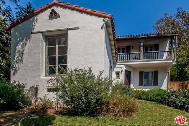 1332 Comstock Avenue, Los Angeles, CA 90024