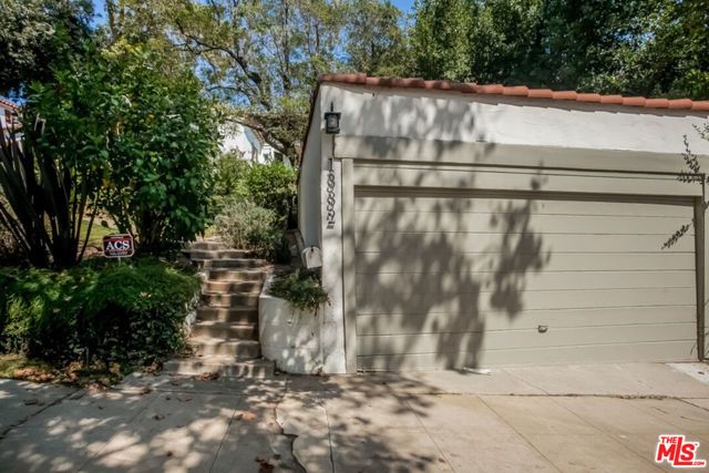 1332 Comstock Avenue, Los Angeles, CA 90024