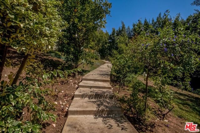 1332 Comstock Avenue, Los Angeles, CA 90024