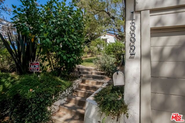 1332 Comstock Avenue, Los Angeles, CA 90024