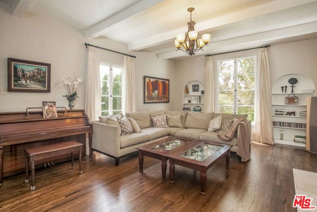 1332 Comstock Avenue, Los Angeles, CA 90024