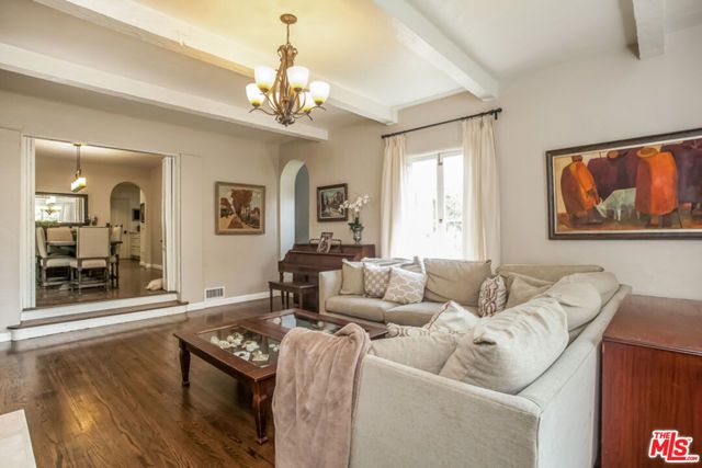 1332 Comstock Avenue, Los Angeles, CA 90024