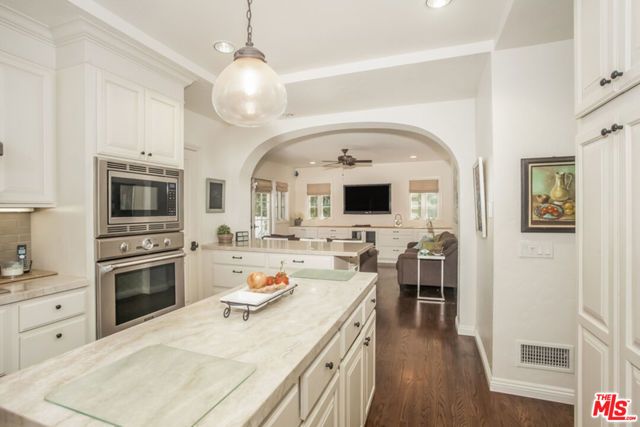 1332 Comstock Avenue, Los Angeles, CA 90024