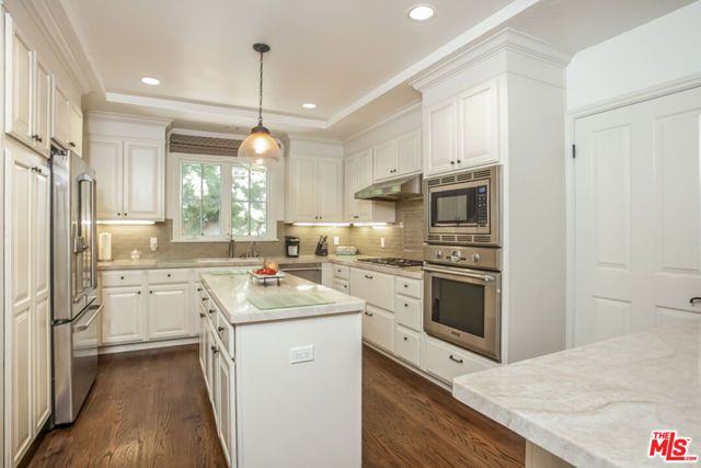 1332 Comstock Avenue, Los Angeles, CA 90024