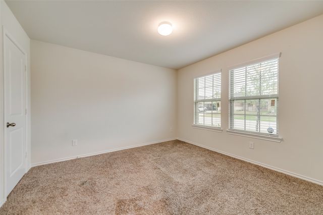 1302 Meadow Creek Drive, Princeton, TX 75407