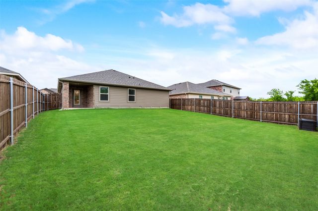 1302 Meadow Creek Drive, Princeton, TX 75407