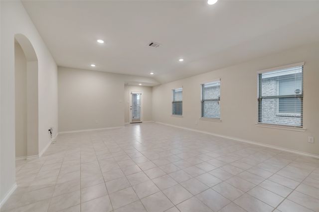 1302 Meadow Creek Drive, Princeton, TX 75407