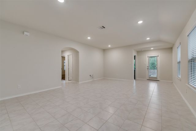 1302 Meadow Creek Drive, Princeton, TX 75407