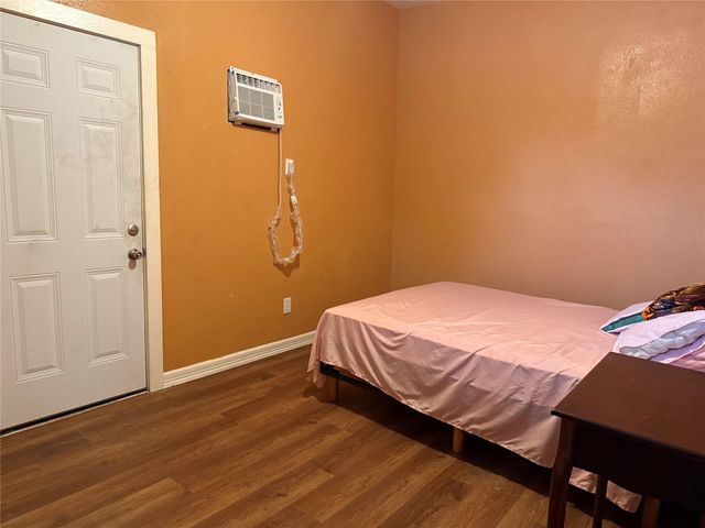 6325 Cullen Boulevard, Houston, TX 77021