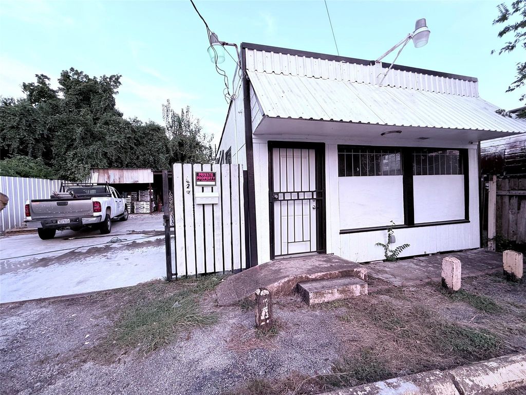 6325 Cullen Boulevard, Houston, TX 77021