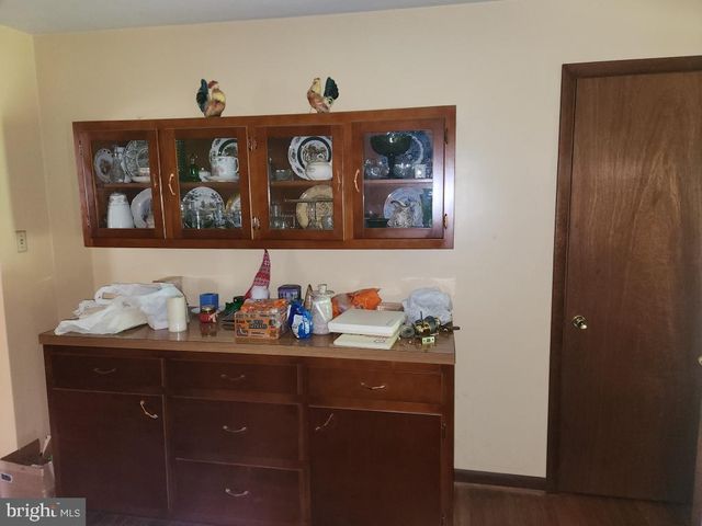 2002 BRIDGE RD, Lancaster, PA 17602