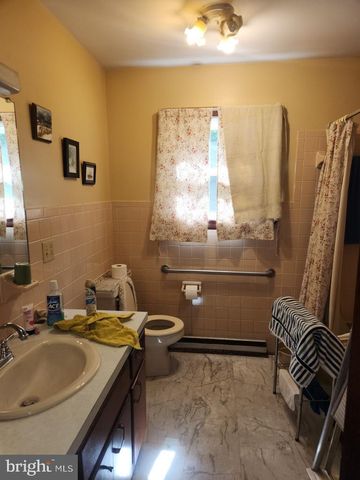 2002 BRIDGE RD, Lancaster, PA 17602