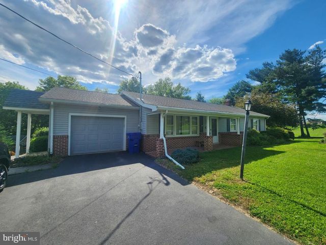 2002 BRIDGE RD, Lancaster, PA 17602