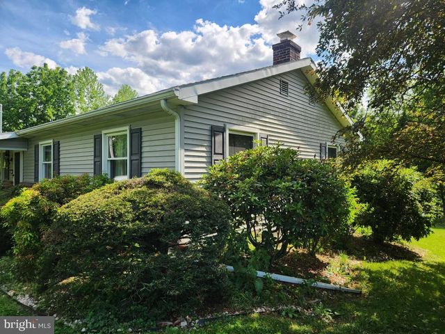 2002 BRIDGE RD, Lancaster, PA 17602