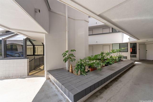 2860 Waialae Avenue PH3, Honolulu, HI 96826