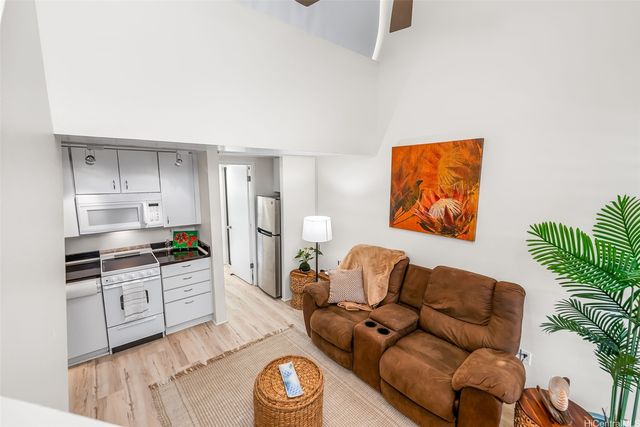 2860 Waialae Avenue PH3, Honolulu, HI 96826