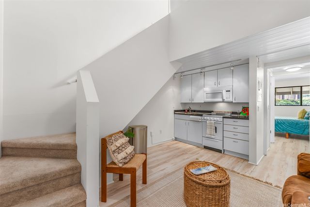 2860 Waialae Avenue PH3, Honolulu, HI 96826