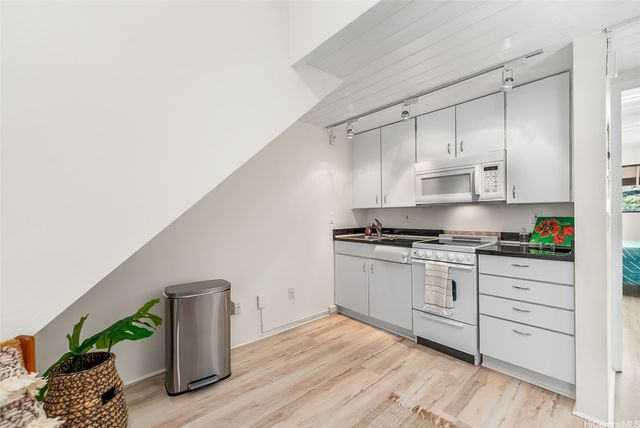2860 Waialae Avenue PH3, Honolulu, HI 96826