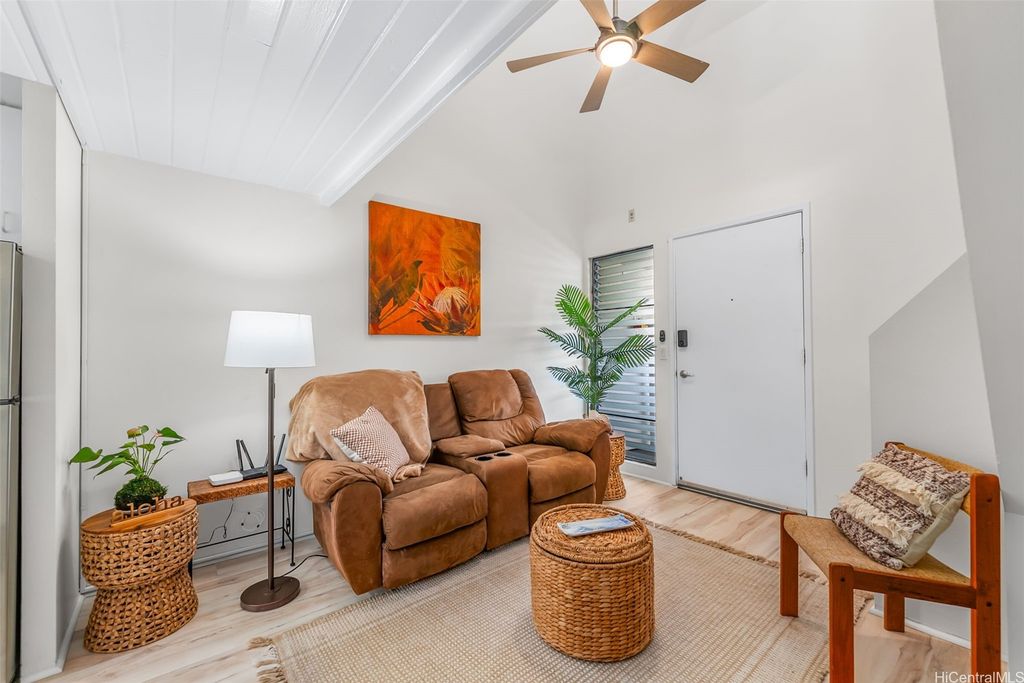 2860 Waialae Avenue PH3, Honolulu, HI 96826