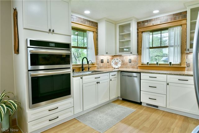 3203 Morrow Drive, Cortland, OH 44410