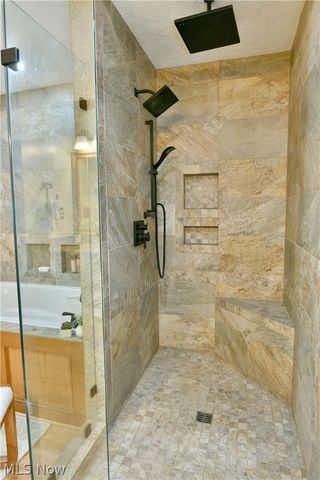 3203 Morrow Drive, Cortland, OH 44410
