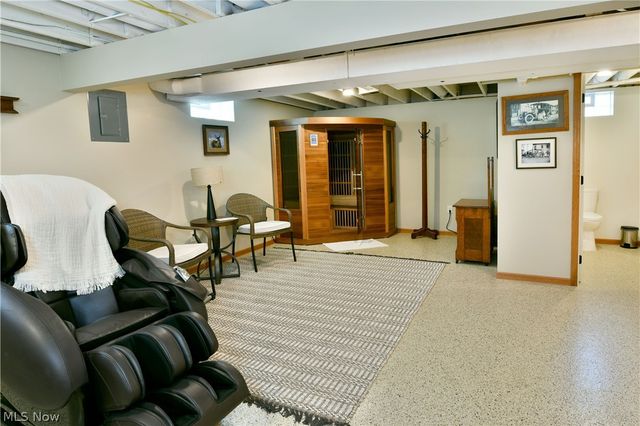 3203 Morrow Drive, Cortland, OH 44410