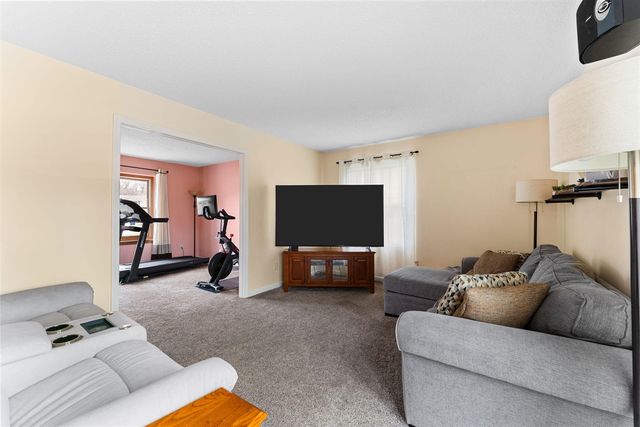 1234 Harwood Circle, Saline, MI 48176