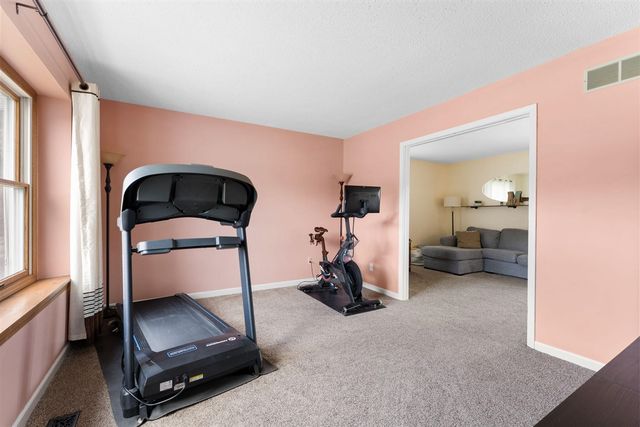 1234 Harwood Circle, Saline, MI 48176