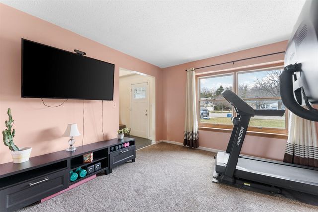 1234 Harwood Circle, Saline, MI 48176