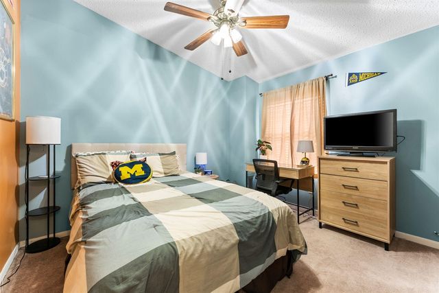 1234 Harwood Circle, Saline, MI 48176