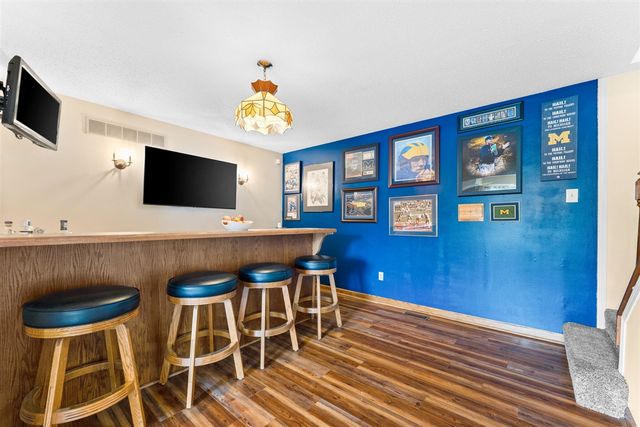 1234 Harwood Circle, Saline, MI 48176