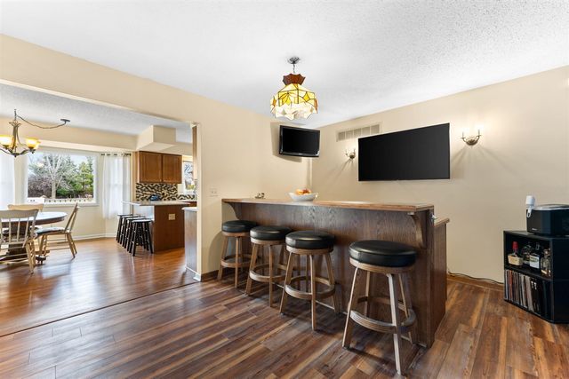 1234 Harwood Circle, Saline, MI 48176