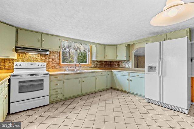 883 SIDDONSBURG RD, Lewisberry, PA 17339