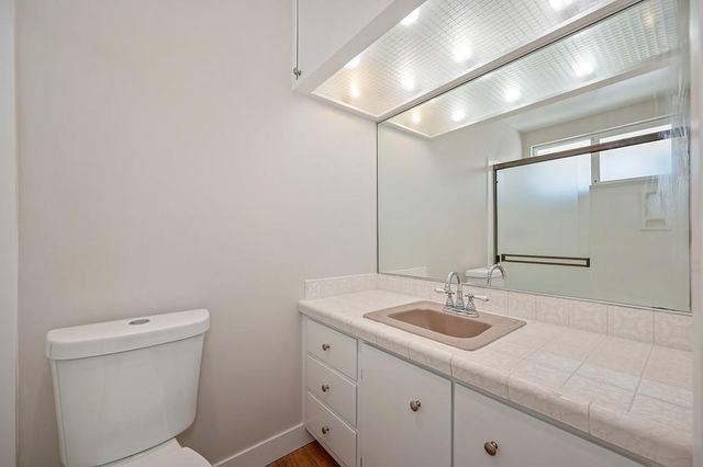 8941 La Riviera Dr, Sacramento, CA 95826
